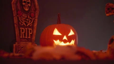 Carved pumpkin, jack o lantern, halloween theme, halloween decorations 库存影片 219661688