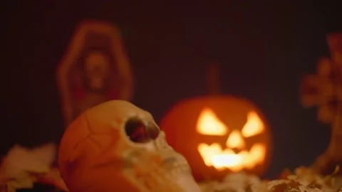 Carved pumpkin, jack o lantern, halloween theme, halloween decorations 库存影片 219661694