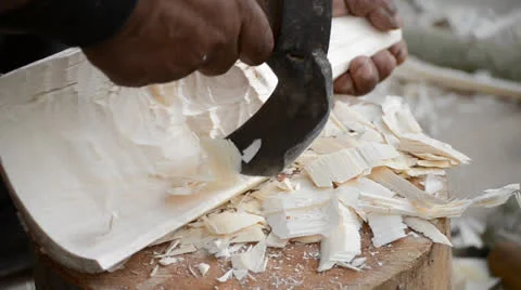 Carving wood with axe 2 Video stock 23913851