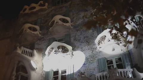 Casa Batllo Light and Tree Video stock 120801294