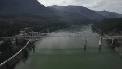 Cascade Lock Oregon Bridge of the Gods Drone Approach Stock-Footage 206614050