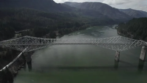 Cascade Lock Oregon Bridge of the Gods Reverse Upward Stock-Footage 207079098