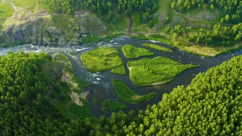 Cascade of streams with Islands, green forests and grass, top view from drone 스톡 동영상 133167850