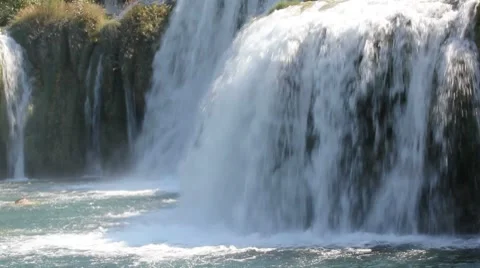 Cascades 動画素材 8681362