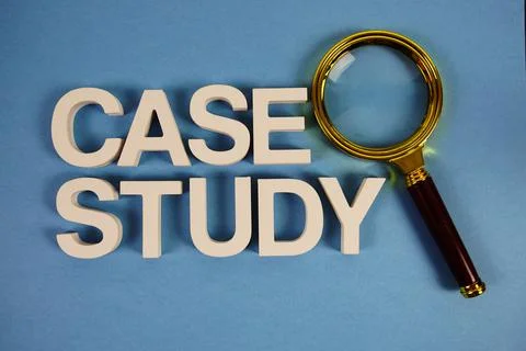 Case Study text message and magnifying glass on blue background Stock Photos