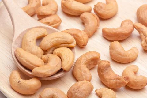 Cashew nuts in spoon Foto stock