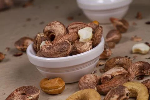 Cashews isolated on light background. Flat lay Foto stock