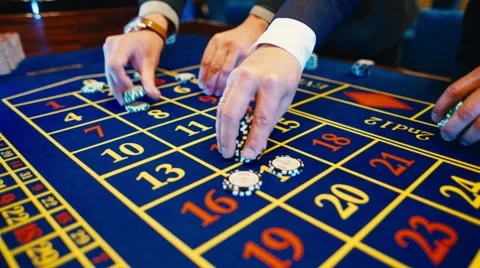 Casino, roulette bets, hands, chips Vidéo 63762755