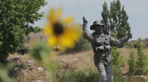 Casper WY - B roll sunflower and statue 2 Video stock 40540951