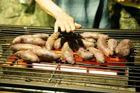 Cassava burned on the stove. Foto stock