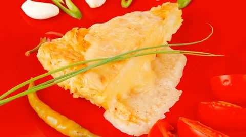 Casserole triangle on red plate Vídeos de archivo 22845103