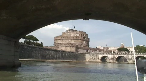 Castel d'Angelo from the Tiber Video stock 703373