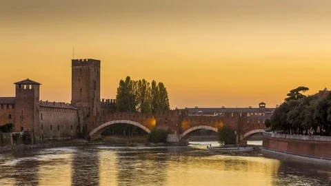 The Castel Vecchio Bridge or Scaliger Bridge Ponte Scaligero Видео 85117893
