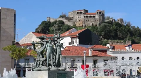 Castelo de Leiria e Fonte Luminosa Stock Footage 43365185