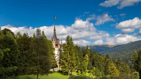 Castle and Clouds Timelapse 2 Stockbeeldmateriaal 86228091