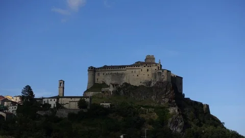 Castle of Bardi time lapse, Parma, Italy Stock-Footage 90840042