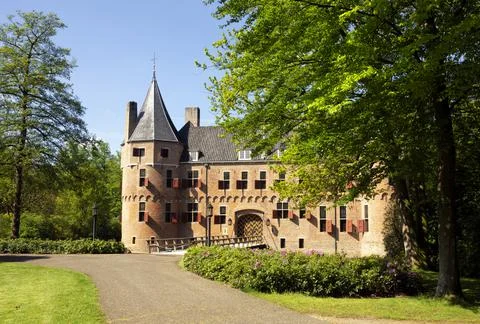 Castle Het Oude Loo seen from the surrounding park Foto stock