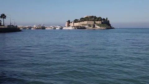 Castle on the island 2 Vídeo Stock 85330393