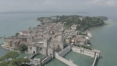 Castle in sermione Stock Footage 149773954