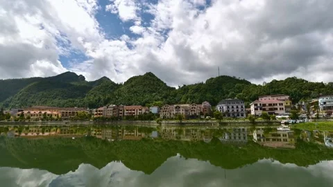A castle surrounded by a body of water 库存影片 156844000