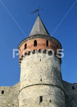 Castle wall and tower. Medieval Ukrainian fortification Stock Photo ...