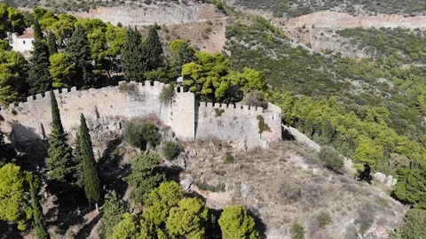 Castle walls in mountains Video stock 106947465