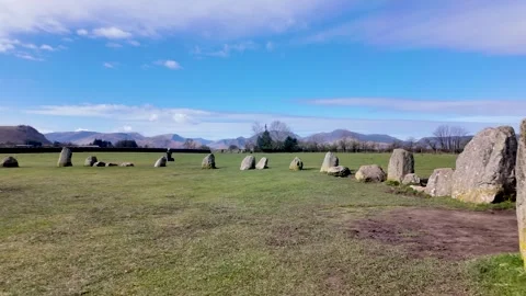 Castlerigg Stone Circle, ancient megalithic monument, standing in a green field Stock-Footage 333706182