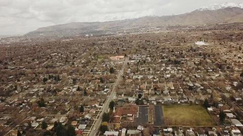 Casual DJI Mavic Pro flying around the streets of Salt Lake City, Utah Stock Footage 105124187