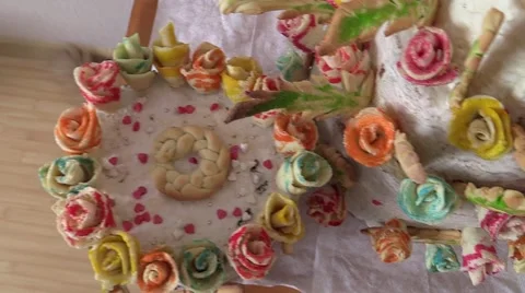 Cat looks out of a cake Stock Footage 60227861