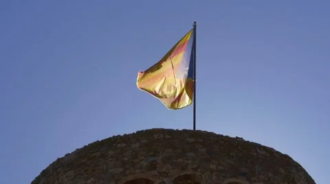 Catalan flag on the tower of castle in Tossa de Mar, Costa Brava 動画素材 68162571