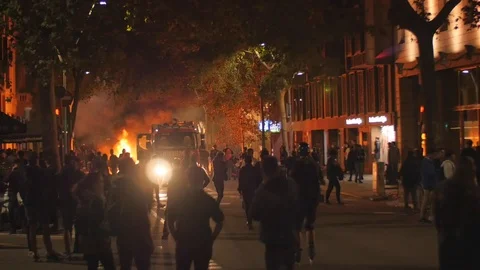 Catalan Independence Burning Streets Protest Conflict 7 Barcelona, Spain Video stock 118322694