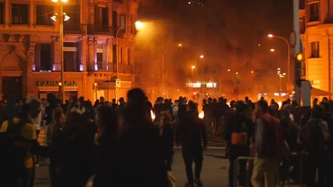 Catalan Independence Burning Streets Protest Conflict 11 Barcelona, Spain Video stock 118322835