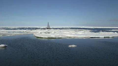 Catamaran sailing on the Arctic Ocean Video stock 104920592