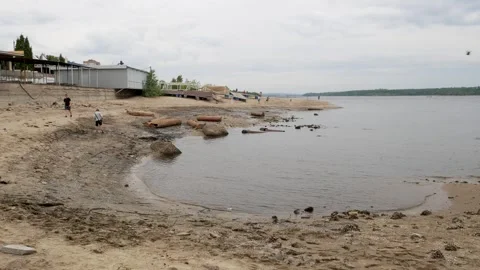 Catastrophic decrease in the water level in the Dnipro river 库存影片 243453522