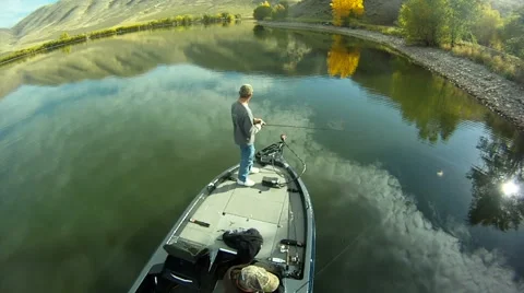 Catching fish on a boat Vidéo 50779690