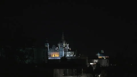 Catedral de la Almudena. Stock-Footage 325666091