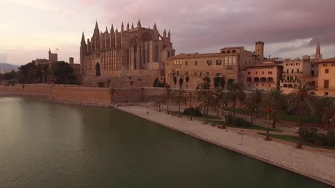 Catedral de Santa María de Palma de Mallorca in sunset Stock-Footage 71268853