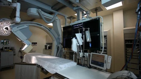 CATH LAB Technology tracking shot. Video stock 111288676