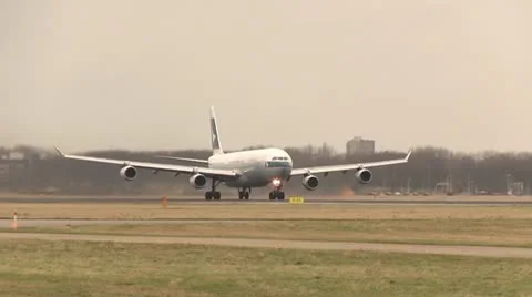 Cathay Pacific A340 close-up take off Stock Footage 20648022