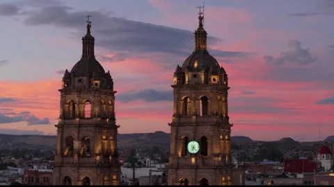 Cathedral Basilica of Immaculate Conception in Durango Mexico at Sunset. Vidéo 337913434