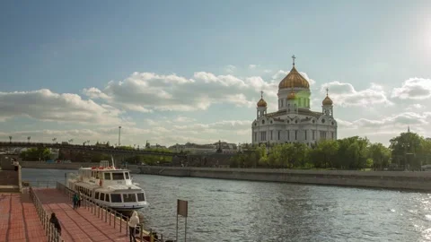 Cathedral of Christ the Savior timelapse. View of main church from bridge in Stock-Footage 255975345