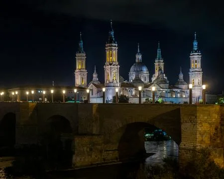 Cathedral at night Stock-Fotos