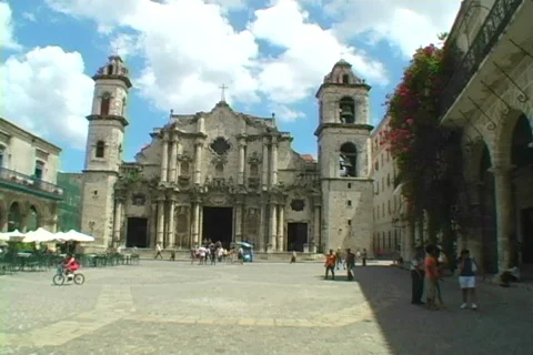 Cathedral plaza 2 Stock Footage 396814