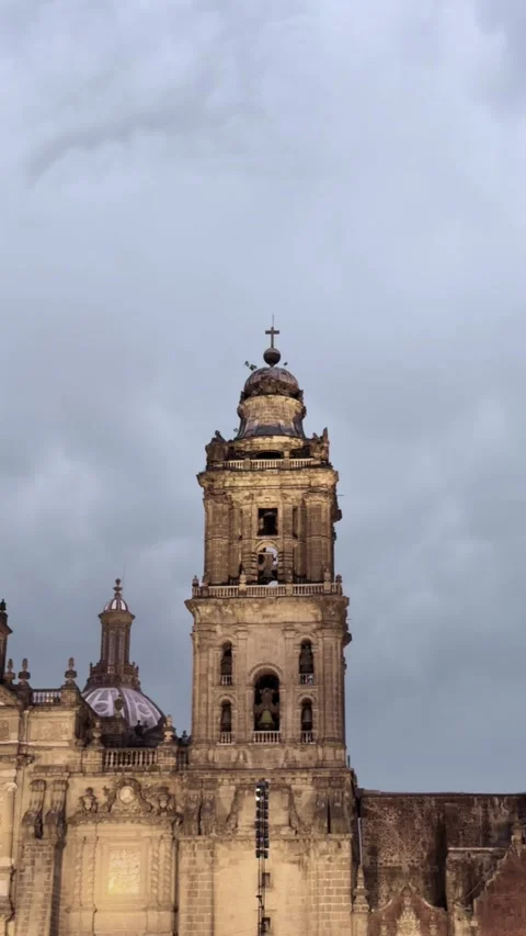 Cathedral Tower in Mexico City with Cloudy Sky, Historic Landmark Architecture Vídeos de archivo 345718366