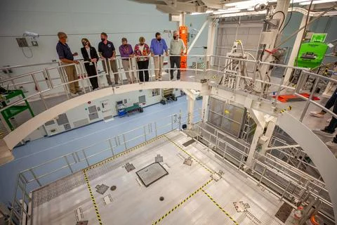 Catherine Koerner, second from left, NASA Orion Program manager, along with.. 库存照片