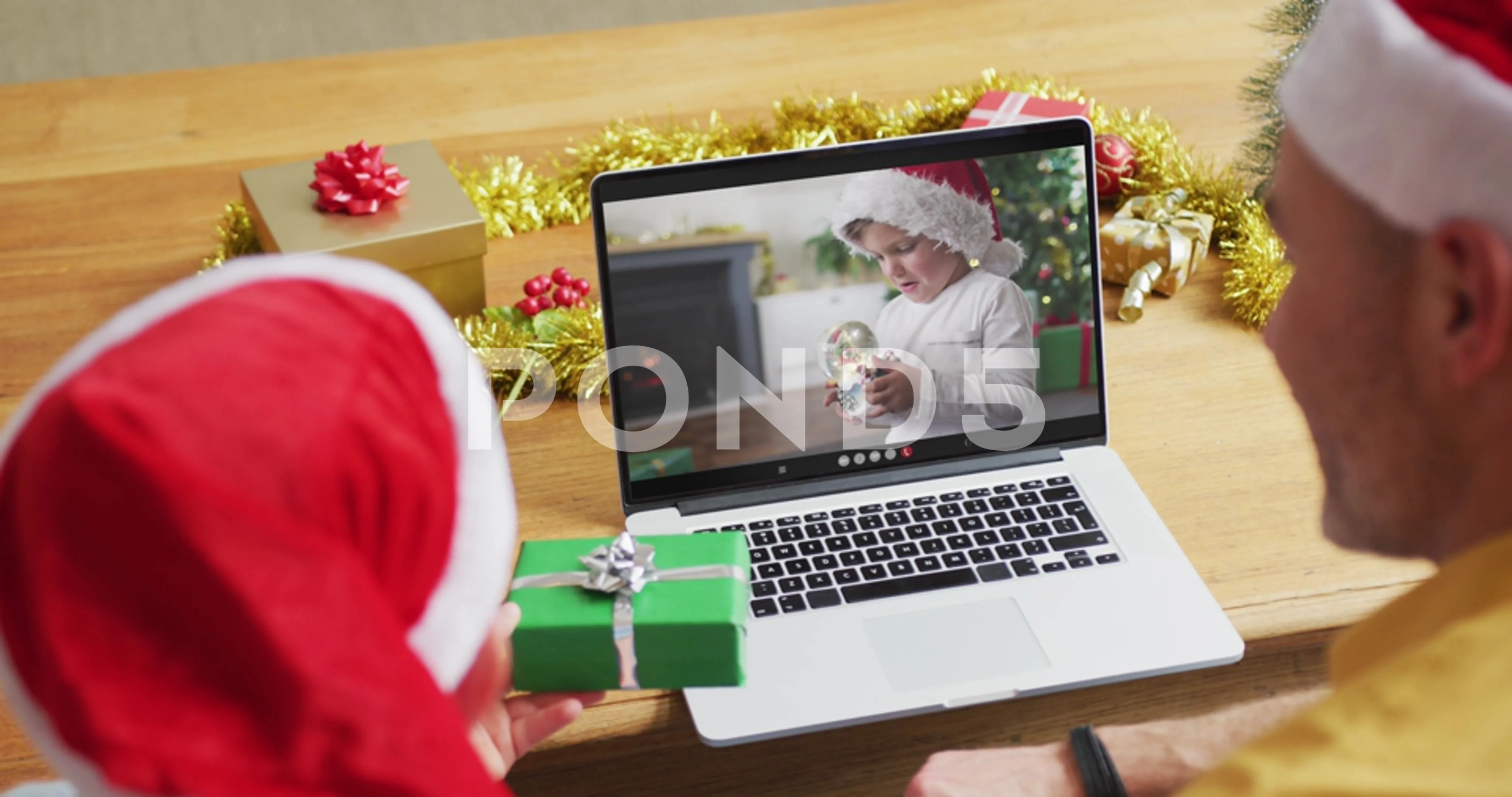 Caucasian father with son with santa hat, Stock Video