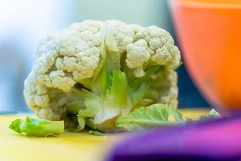Cauliflower Laying on Kitchen Table Foto stock