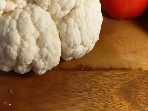 Cauliflower slicing Stock Footage 76408225