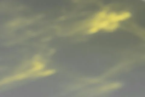 Caustic effect light refraction on yellow wall overlay photo mockup, blurred sun Foto stock