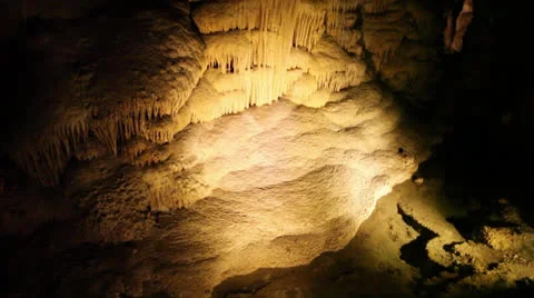 Cave 2 Vídeos de archivo 25592494